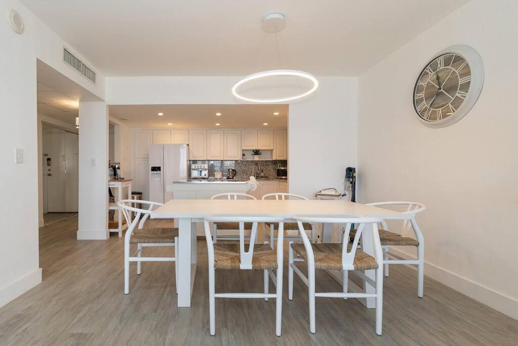 Stunning & Spacious Resort-Style Condo Across From Beach! Miami Beach Zewnętrze zdjęcie