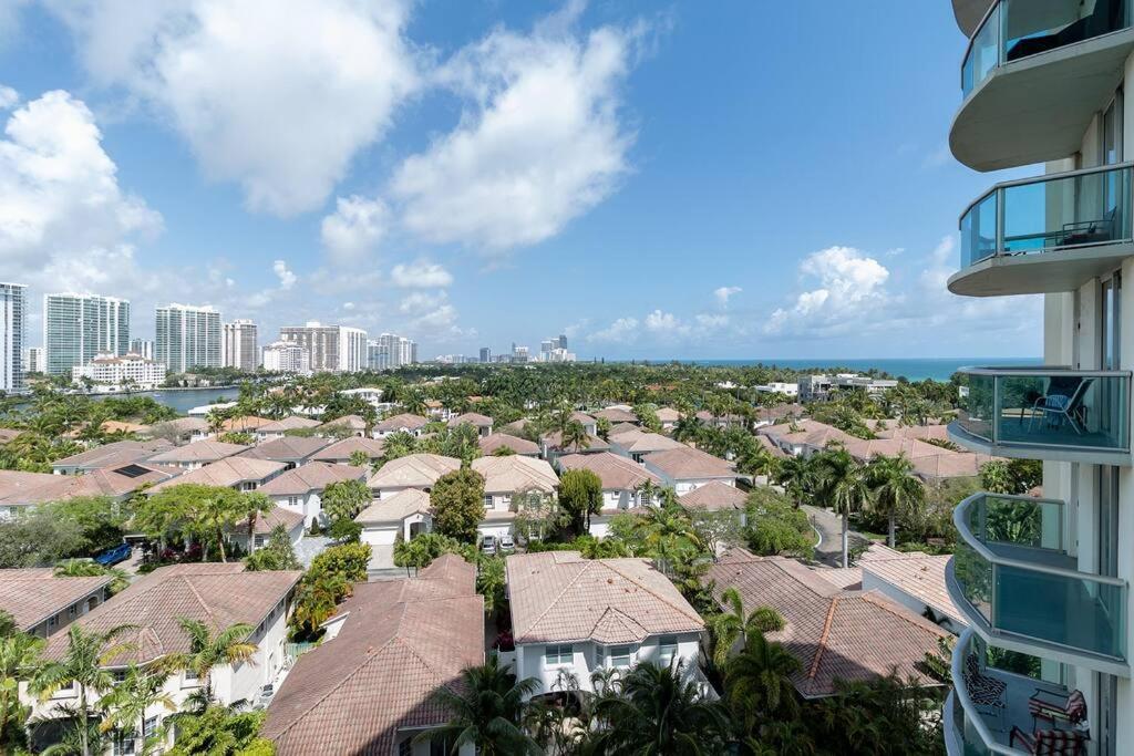 Stunning & Spacious Resort-Style Condo Across From Beach! Miami Beach Zewnętrze zdjęcie