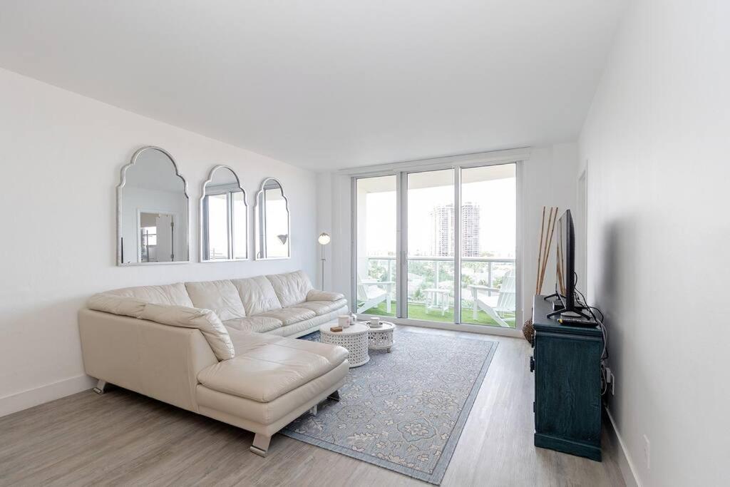 Stunning & Spacious Resort-Style Condo Across From Beach! Miami Beach Zewnętrze zdjęcie