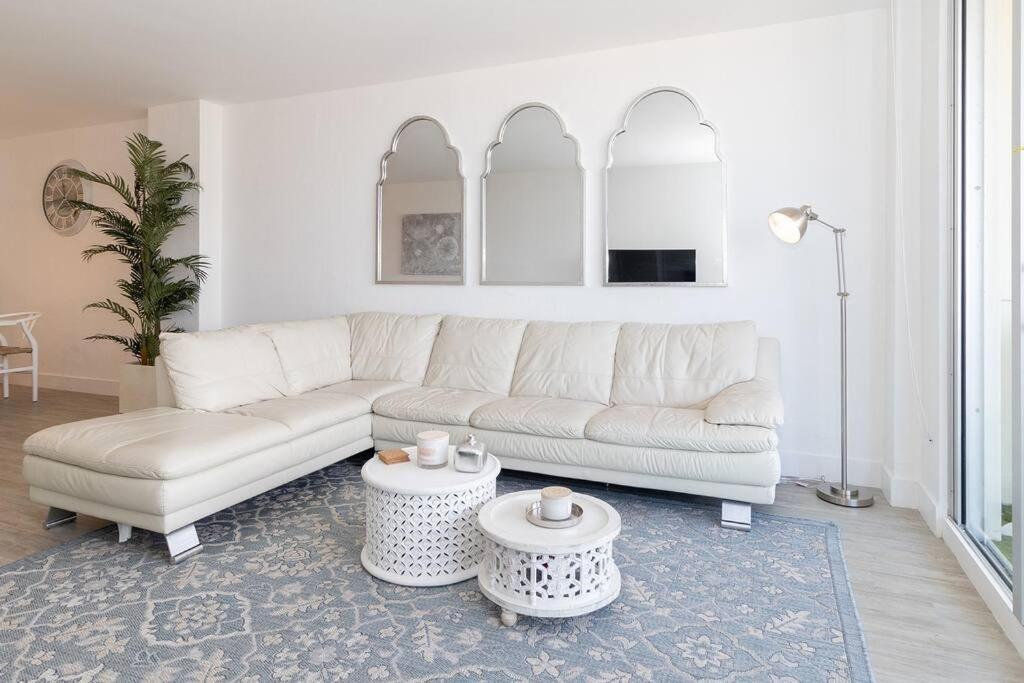 Stunning & Spacious Resort-Style Condo Across From Beach! Miami Beach Zewnętrze zdjęcie