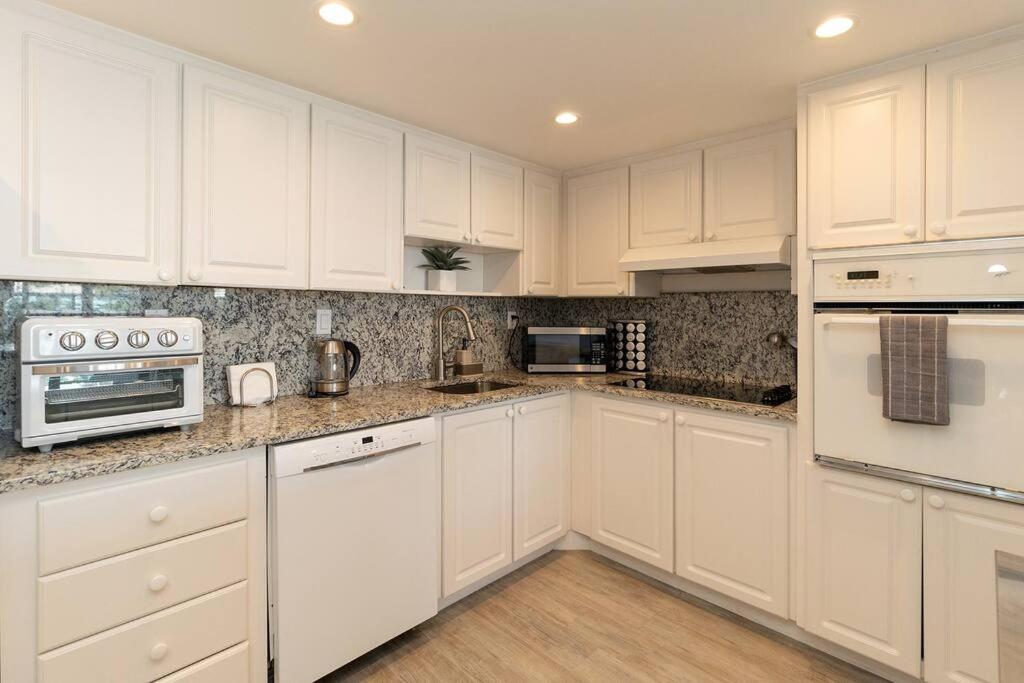 Stunning & Spacious Resort-Style Condo Across From Beach! Miami Beach Zewnętrze zdjęcie