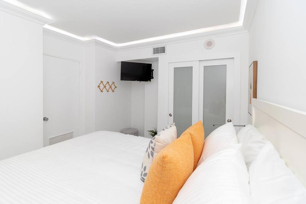 Stunning & Spacious Resort-Style Condo Across From Beach! Miami Beach Zewnętrze zdjęcie