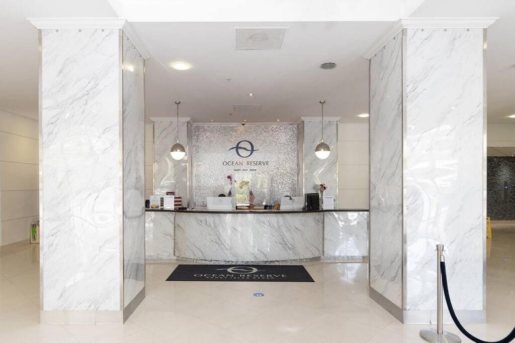Stunning & Spacious Resort-Style Condo Across From Beach! Miami Beach Zewnętrze zdjęcie