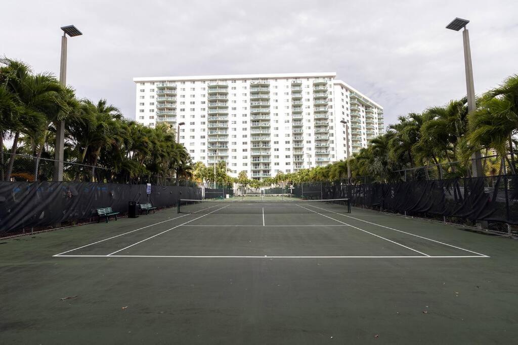 Stunning & Spacious Resort-Style Condo Across From Beach! Miami Beach Zewnętrze zdjęcie